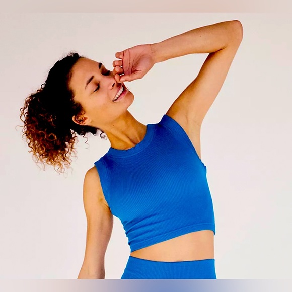 🛑SOLD!🛑 Free People Happiness Runs Muscle Tank & Good Karma Flare Leggings SET - Picture 2 of 16